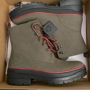 Brand New! Never worn women’s Timberland boots with box